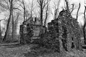 Abandoned building, Temple Rd.