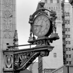 Clock Pittsburgh, city landmark (Macy's) Clock Pittsburgh